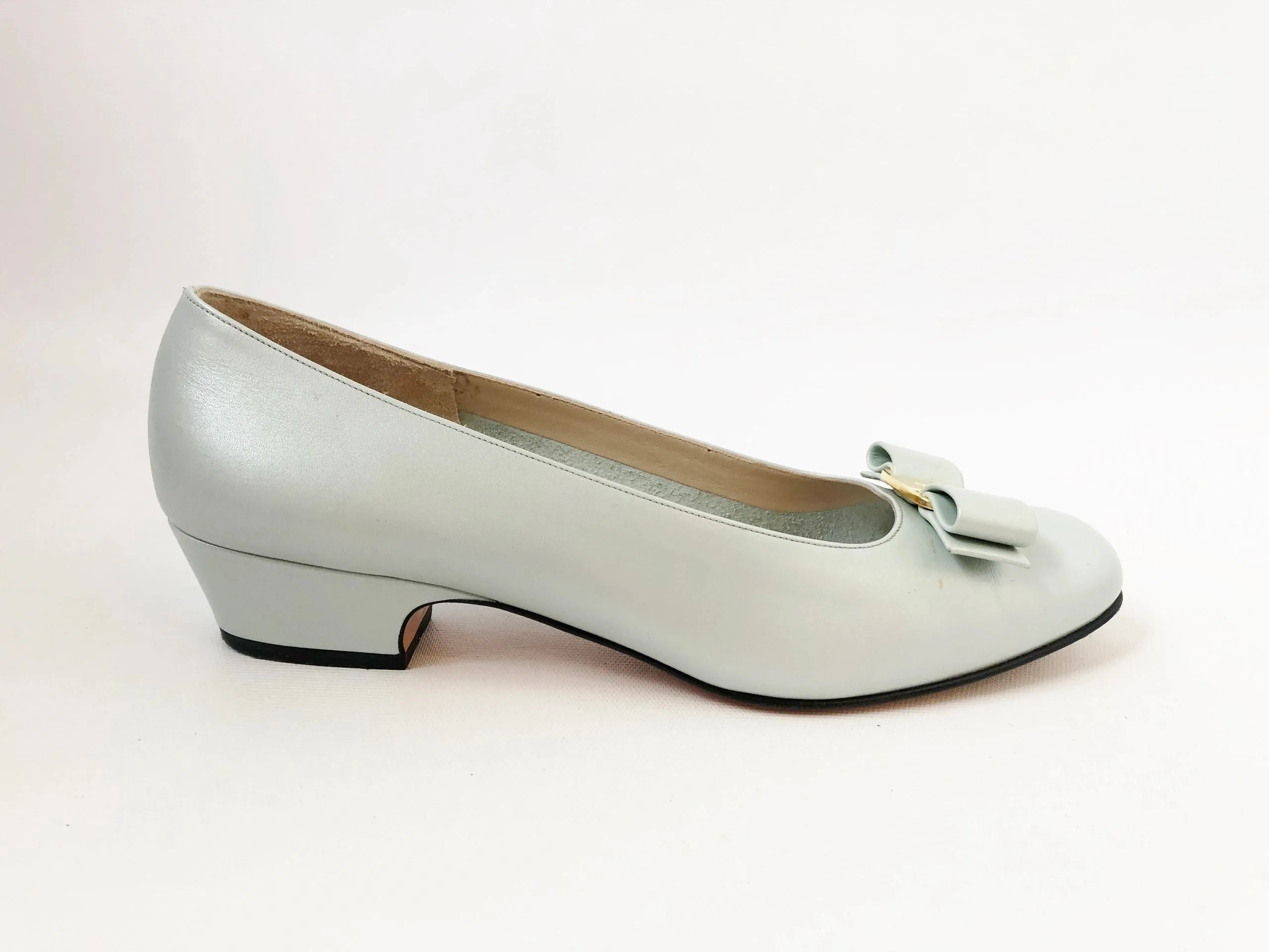 Salvatore Ferragamo Mint Vara Pump Size 9