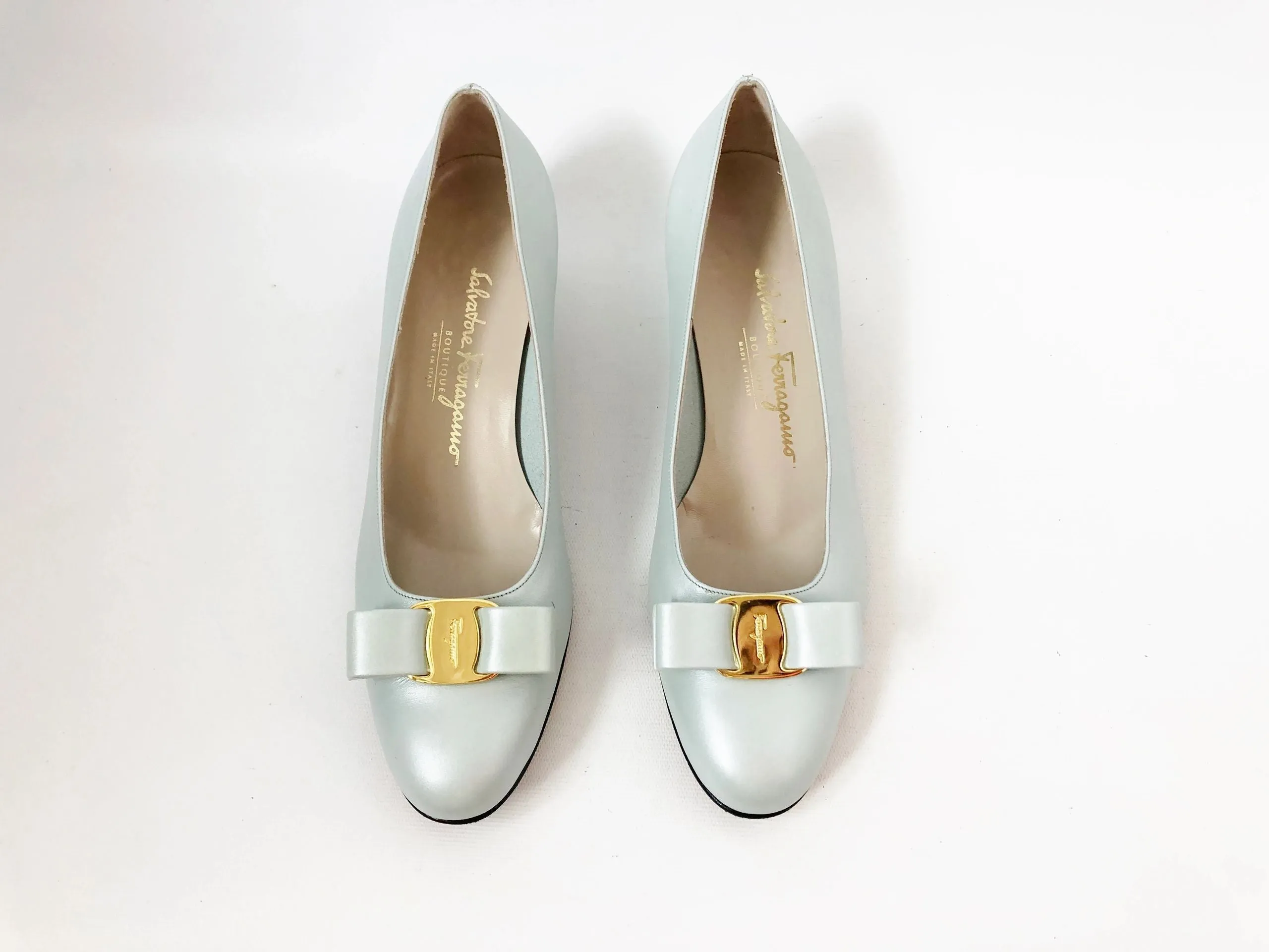 Salvatore Ferragamo Mint Vara Pump Size 9