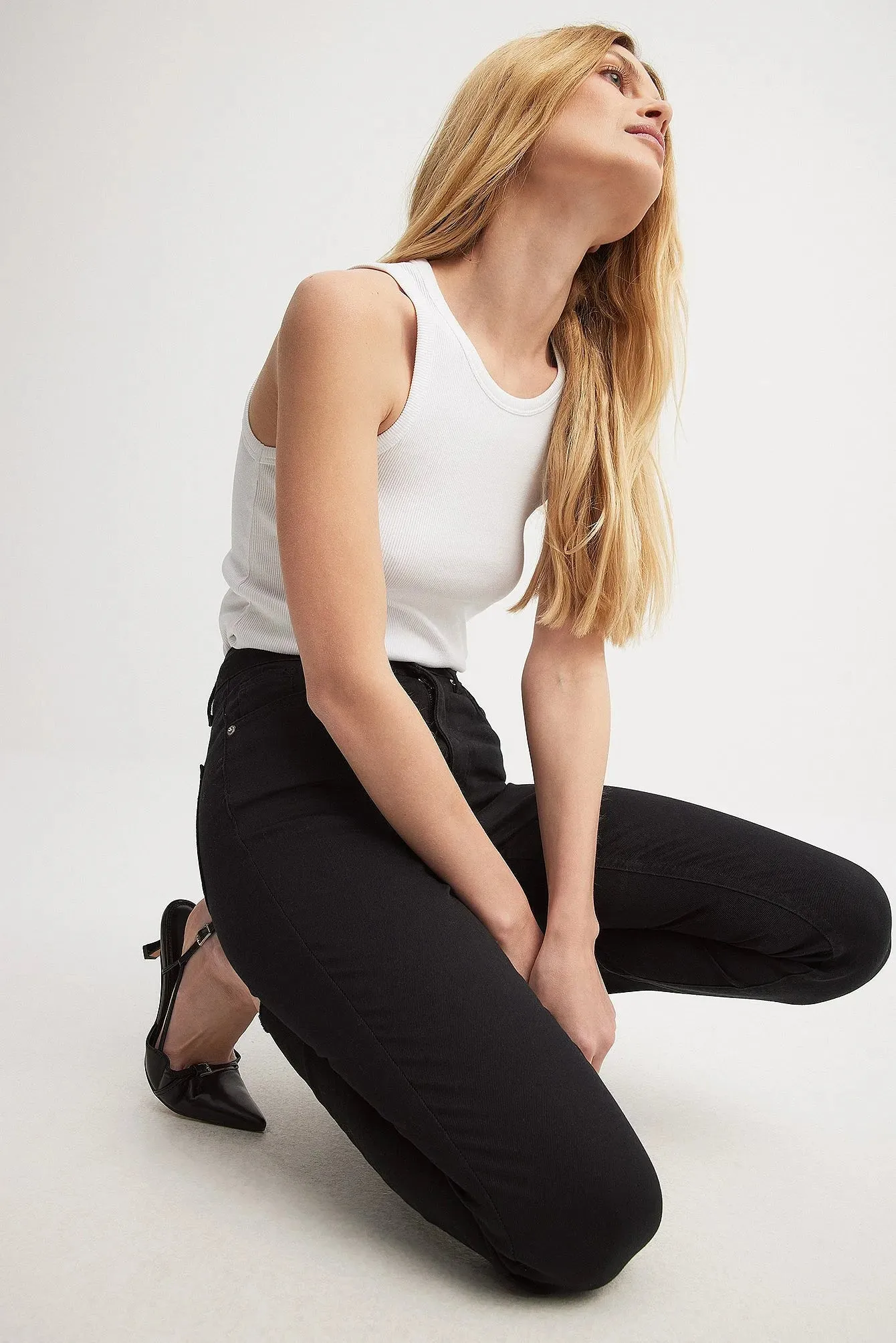 Skinny High Waist Raw Hem Jeans - Trendy & Edgy