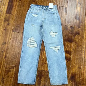 Sneak Peek Light Mom Jeans