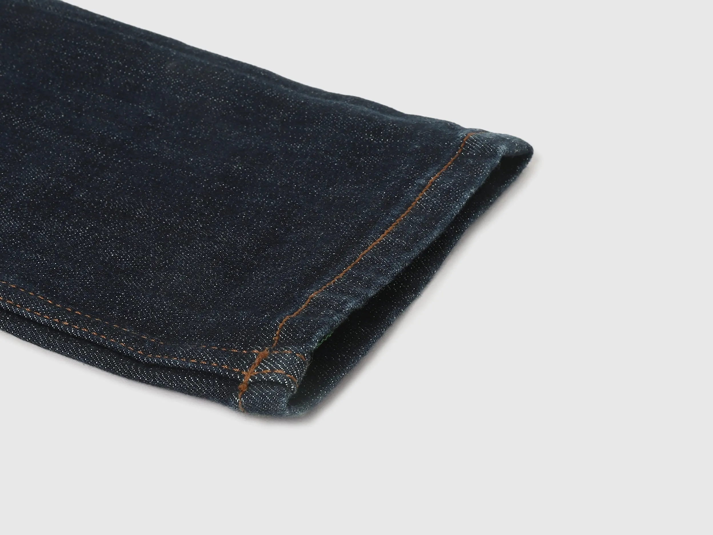 Solid Mid Rise Slim Tapered Fit Jeans