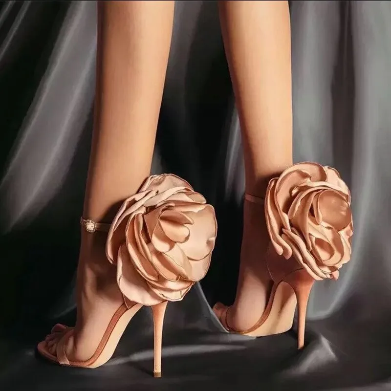 Summer 2023 European and American Flower Sandals High Heels Sandals Women Shoes Banquet Nightclub Shoes.
