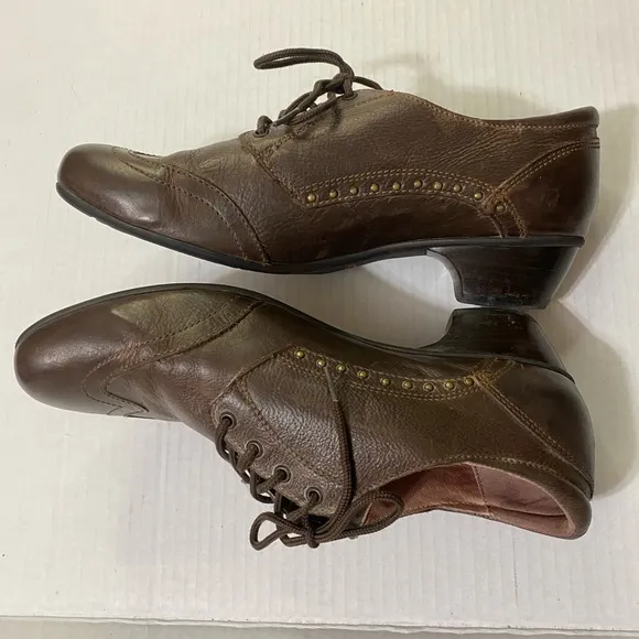 Taos Jive Size 9 Brown Leather Lace Up Oxford Wingtip Pump Heels Studded