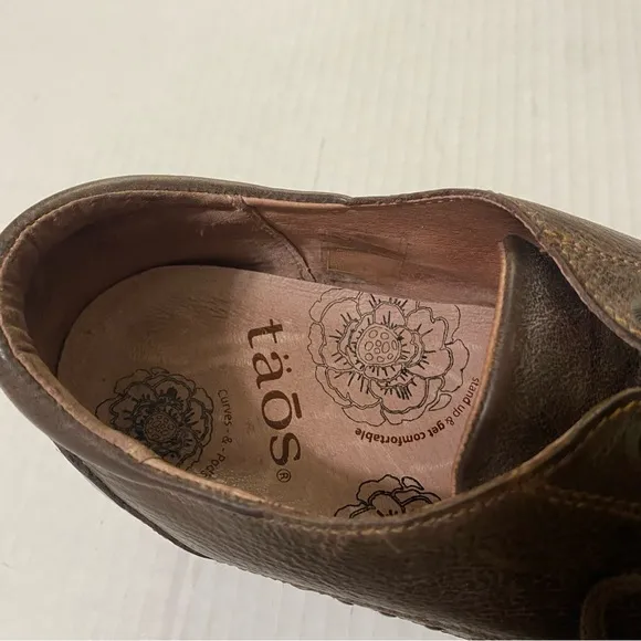 Taos Jive Size 9 Brown Leather Lace Up Oxford Wingtip Pump Heels Studded