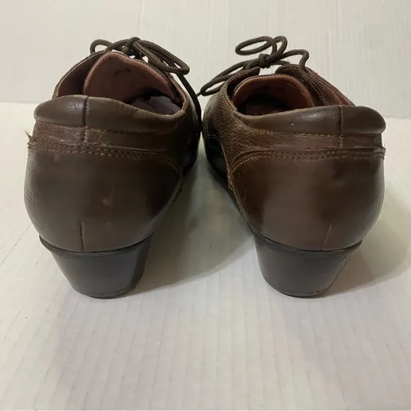 Taos Jive Size 9 Brown Leather Lace Up Oxford Wingtip Pump Heels Studded