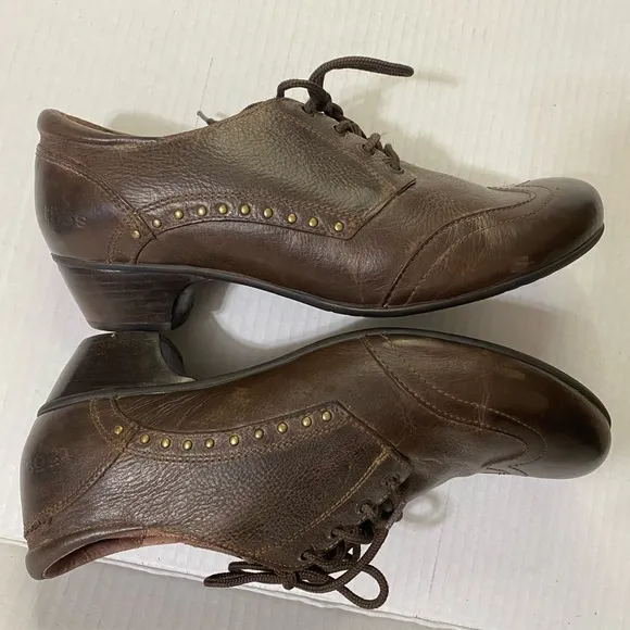 Taos Jive Size 9 Brown Leather Lace Up Oxford Wingtip Pump Heels Studded