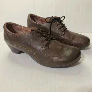 Taos Jive Size 9 Brown Leather Lace Up Oxford Wingtip Pump Heels Studded
