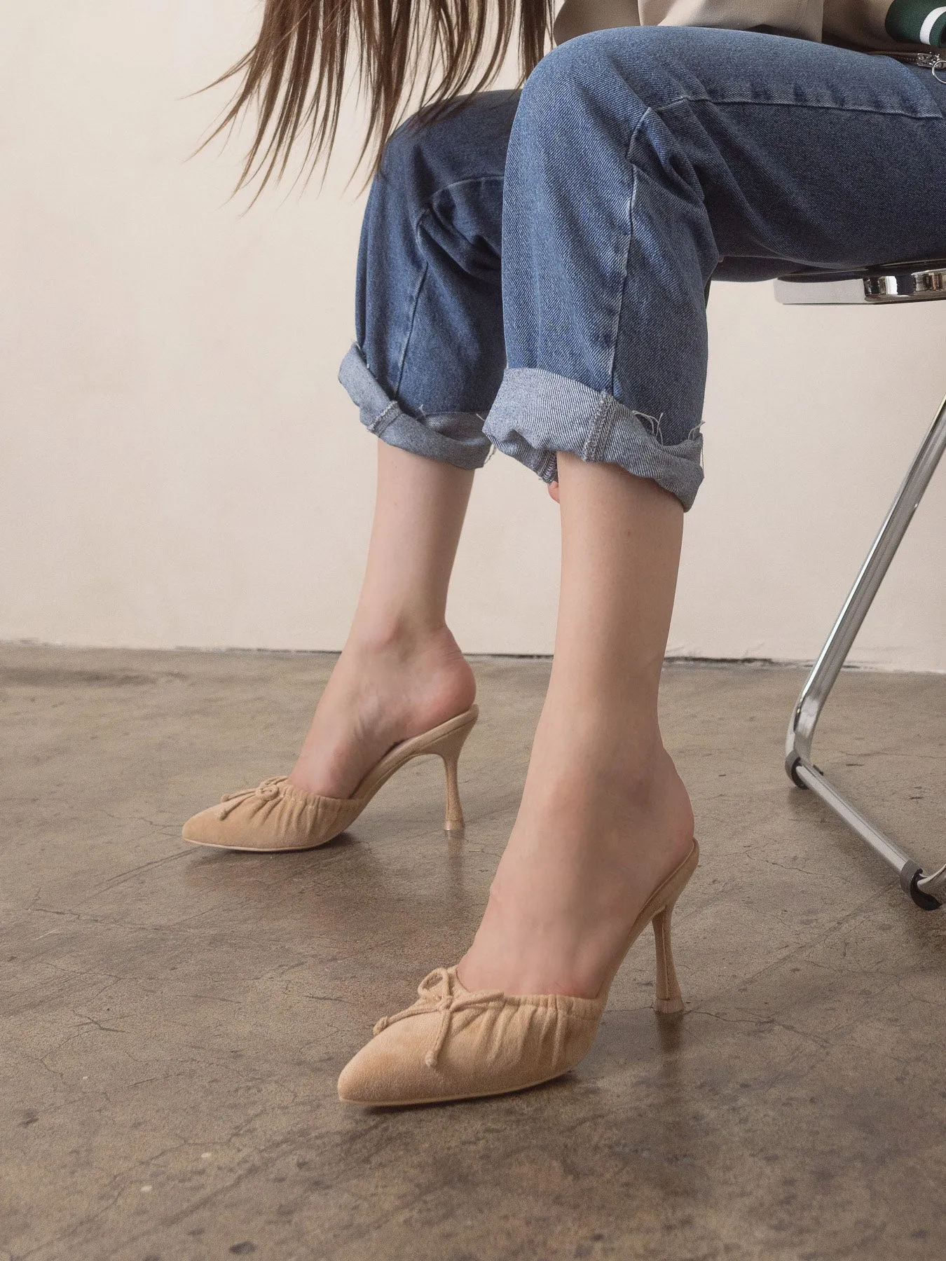 The Maven | Sand Pointed Kitten Heel with Bow