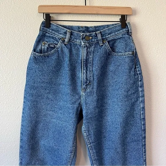 Vintage Lee High Rise Medium Wash Mom Denim Jeans - size 10