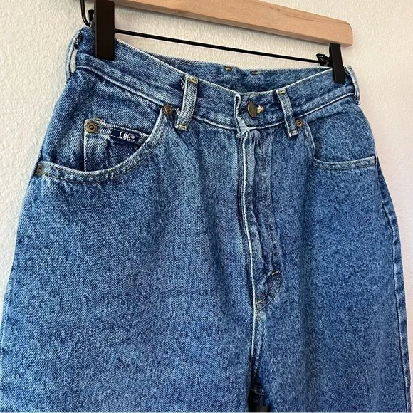 Vintage Lee High Rise Medium Wash Mom Denim Jeans - size 10