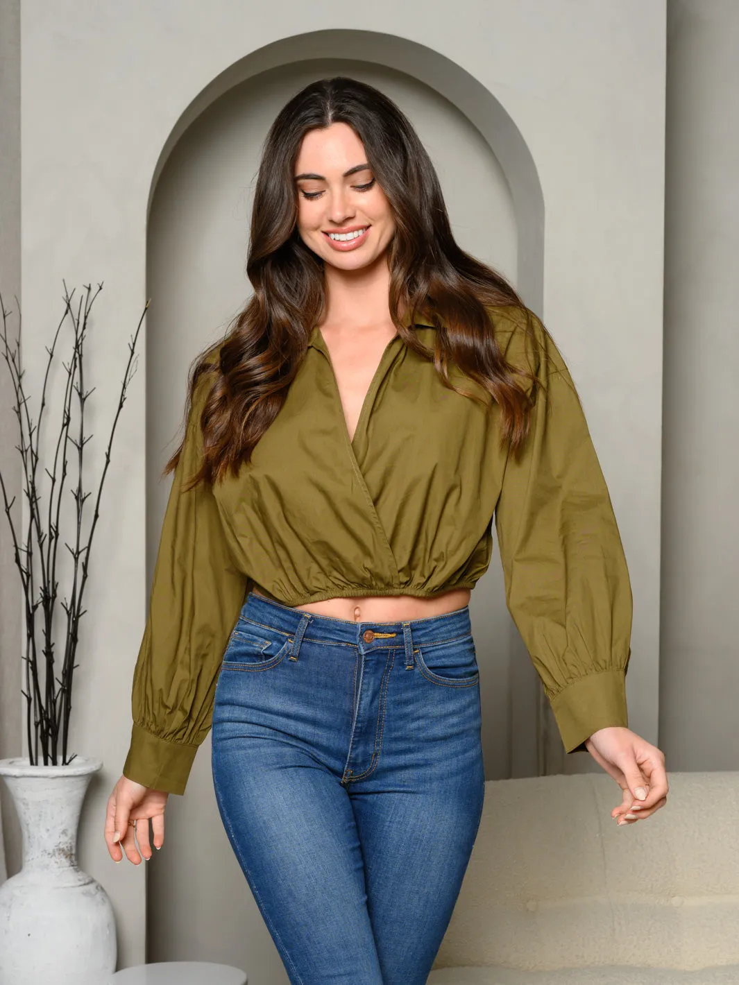 WOMEN'S LONG SLEEVE COLLAR SURPLICE TOP