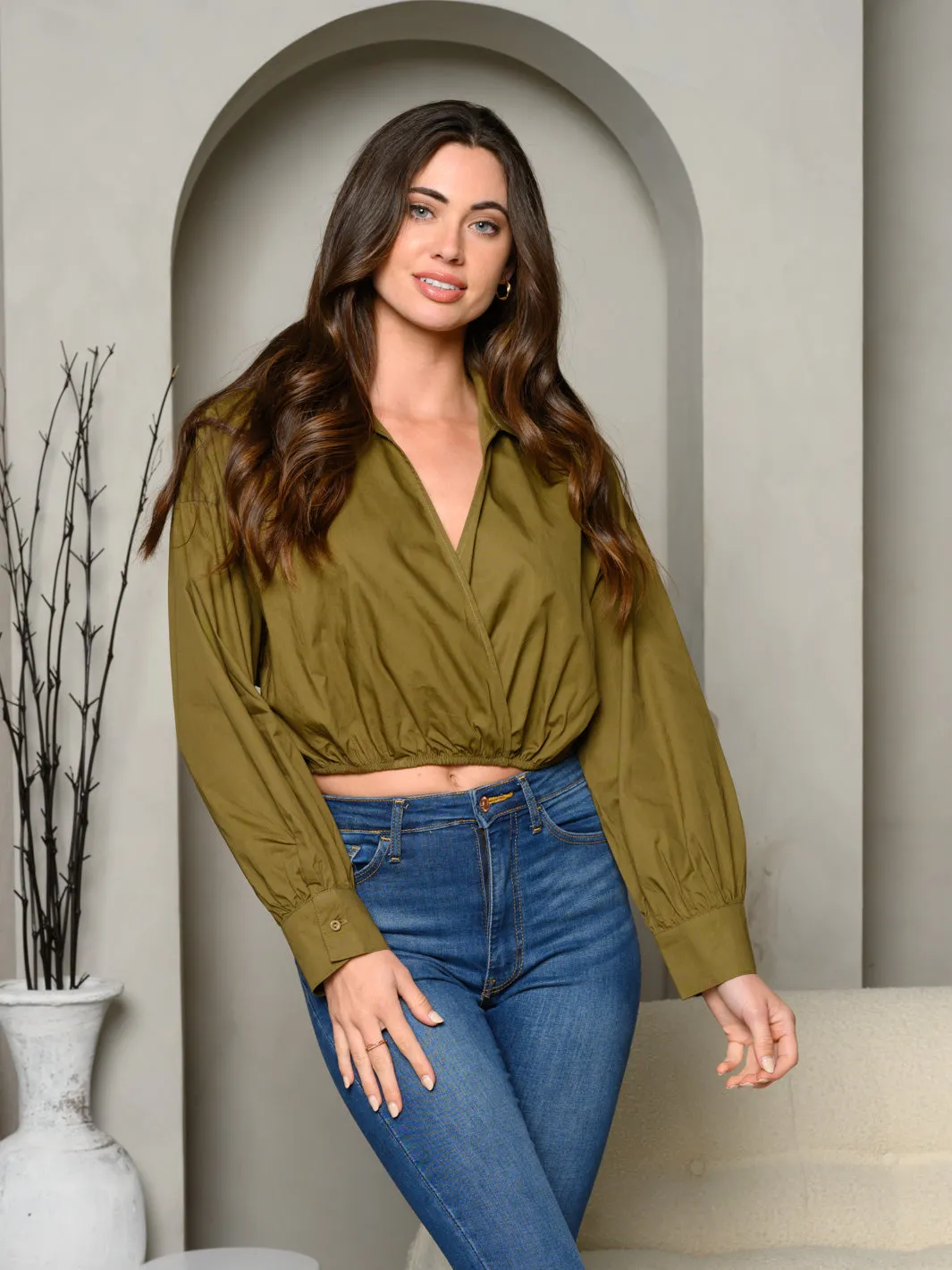 WOMEN'S LONG SLEEVE COLLAR SURPLICE TOP