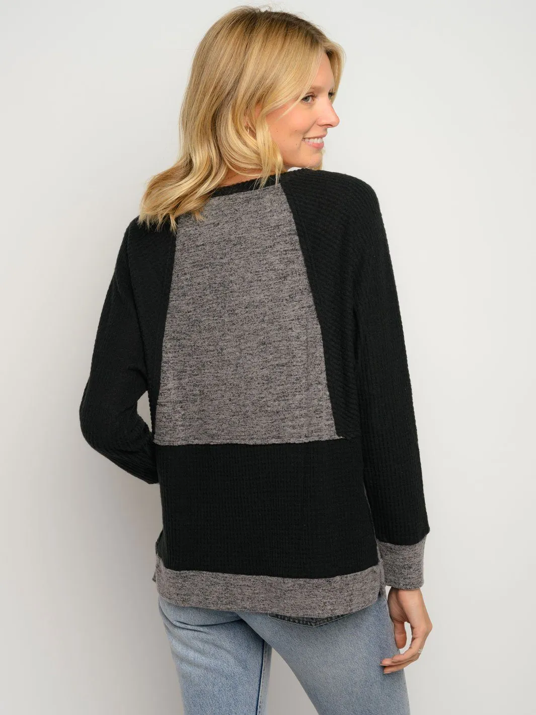WOMEN'S LONG SLEEVE COLOR BLOCK TOP