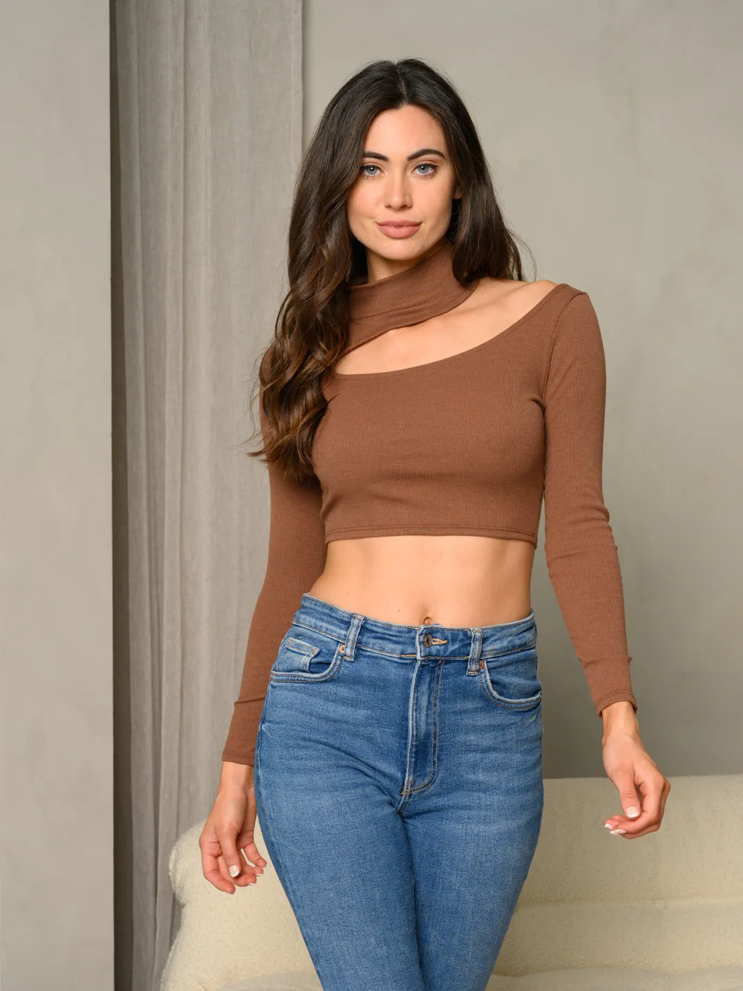 WOMEN'S LONG SLEEVE FRONT CUT OUT CROP TOP