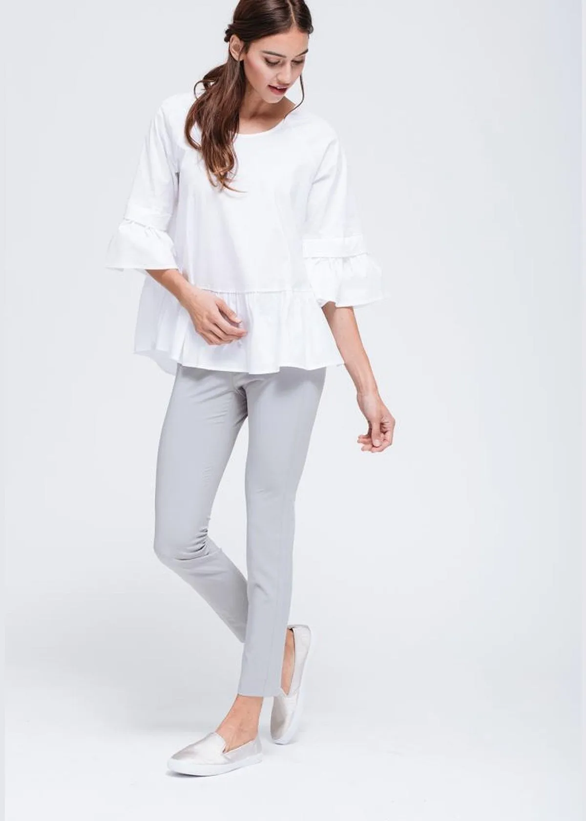 Women's Ruffle Hem Crew Neck Top In White