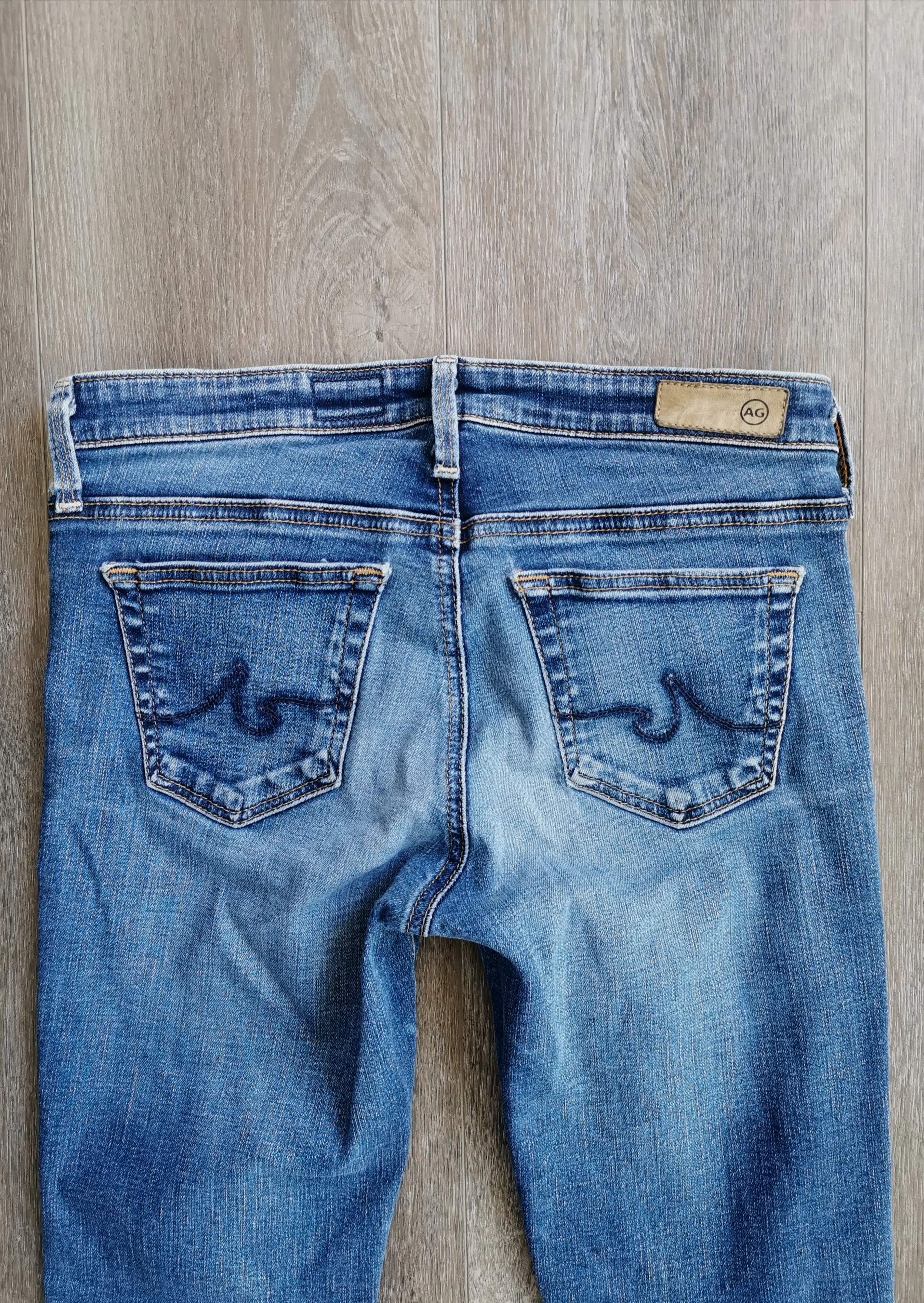 WOMENS SIZE 25R - AG ADRIANO GOLDSCHMIED, Designer Fashion, The Stevie Slim Straight Ankle Jeans EUC B6