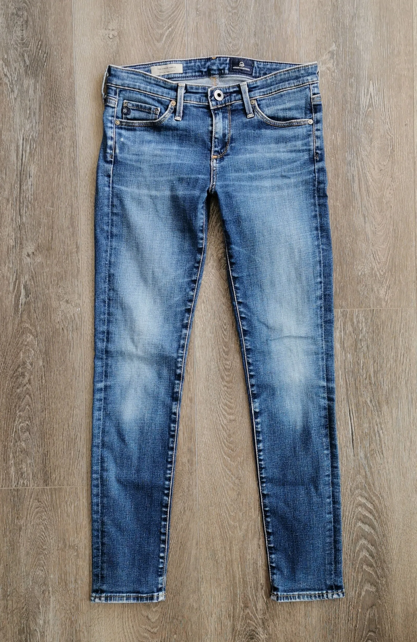 WOMENS SIZE 25R - AG ADRIANO GOLDSCHMIED, Designer Fashion, The Stevie Slim Straight Ankle Jeans EUC B6