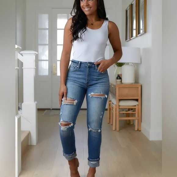Zenana New Medium Wash Mom Jeans - Distressed, Loose Fit - Size 24