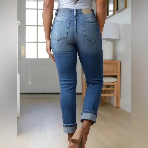 Zenana New Medium Wash Mom Jeans - Distressed, Loose Fit - Size 24